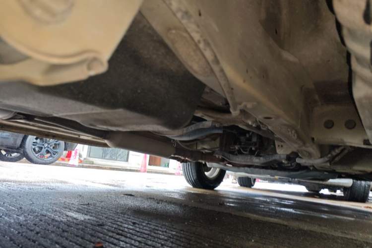 Used Wuling Hongguang 2019 1.5L S Comfort Edition China VI LAR Chassis Rear Right