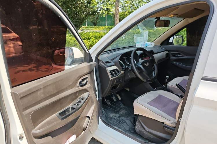 Used Wuling Hongguang 2019 1.5L S Standard Version China VI LAR Driver Seat