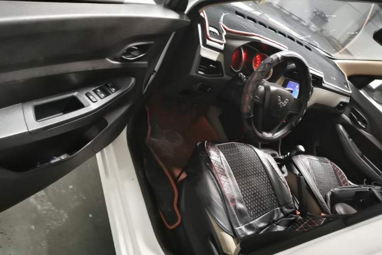 Used Wuling Hongguang 2019 1.5L S Standard Version China VI LAR Driver Seat