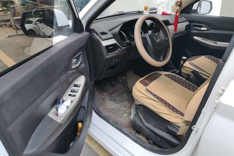 Used Wuling Hongguang 2019 1.5L S Comfort Edition China VI LAR Driver Seat