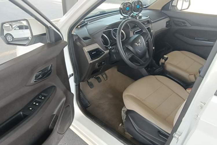 Used Wuling Hongguang 2019 1.5L S Standard Version China VI LAR Driver Seat