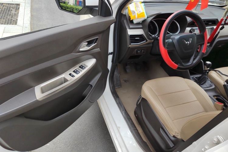 Used Wuling Hongguang 2019 1.5L S Comfort Edition China VI LAR Driver Seat