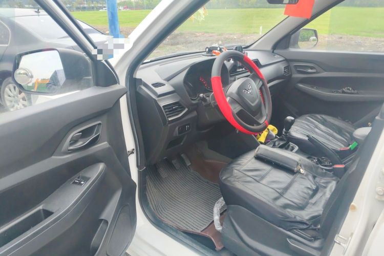 Used Wuling Hongguang 2019 1.5L S Basic Version China VI Standard LAR Driver Seat