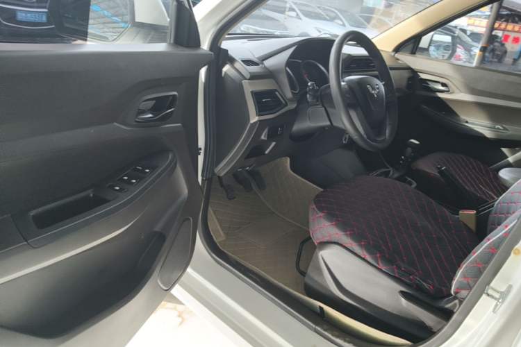 Used Wuling Hongguang 2019 1.5L S Standard Version China VI LAR Driver Seat