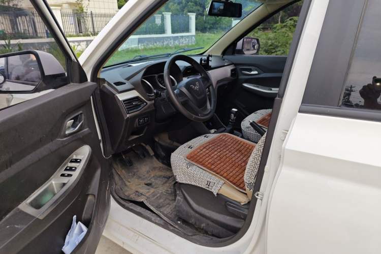 Used Wuling Hongguang 2019 1.5L S Comfort Edition China VI LAR Driver Seat