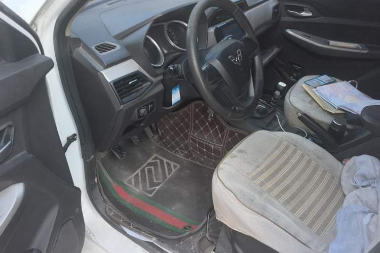 Used Wuling Hongguang 2019 1.5L S Comfort Edition China VI LAR Driver Seat