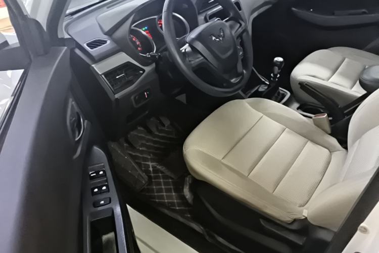 Used Wuling Hongguang 2019 1.5L S Standard Version China VI LAR Driver Seat