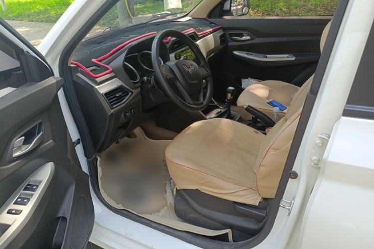 Used Wuling Hongguang 2019 1.5L S Comfort Edition China VI LAR Driver Seat