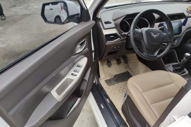 Used Wuling Hongguang 2019 1.5L S Comfort Edition China VI LAR Driver Seat