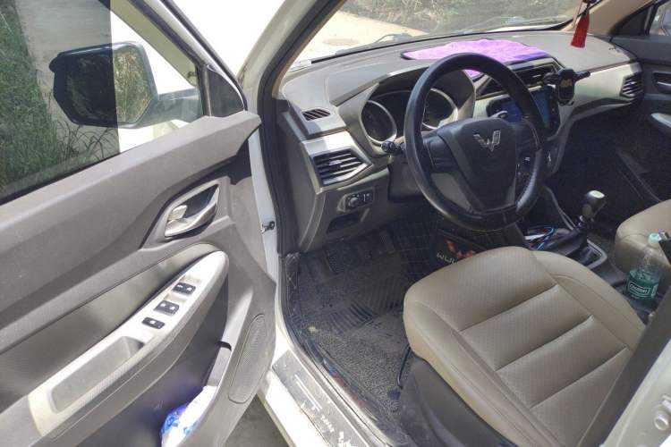 Used Wuling Hongguang 2019 1.5L S Comfort Edition China VI LAR Driver Seat