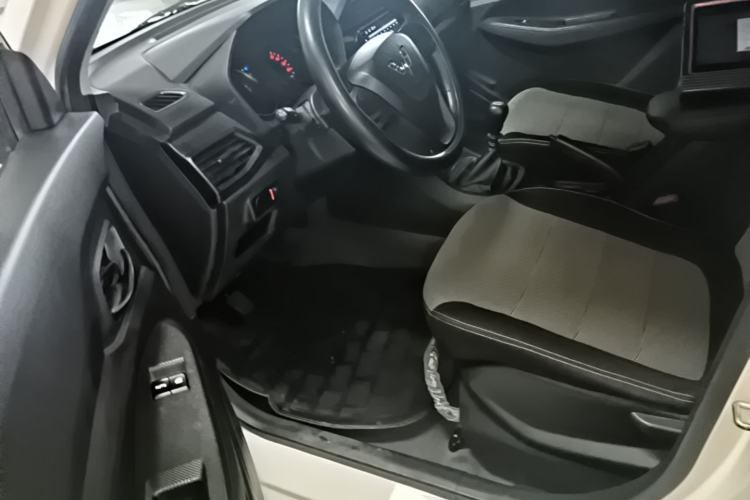 Used Wuling Hongguang 2019 1.5L S Basic Version China VI Standard LAR Driver Seat