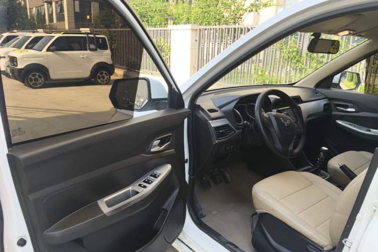 Used Wuling Hongguang 2019 1.5L S Comfort Edition China VI LAR Driver Seat