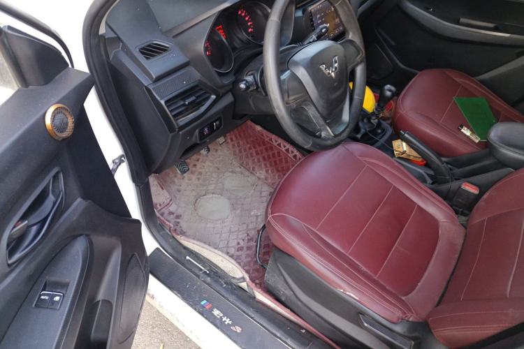 Used Wuling Hongguang 2019 1.5L S Basic Version China VI Standard LAR Driver Seat