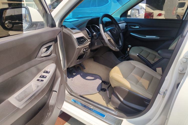 Used Wuling Hongguang 2019 1.5L S Comfort Edition China VI LAR Driver Seat