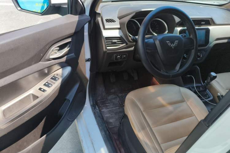 Used Wuling Hongguang 2019 1.5L S Comfort Edition China VI LAR Driver Seat