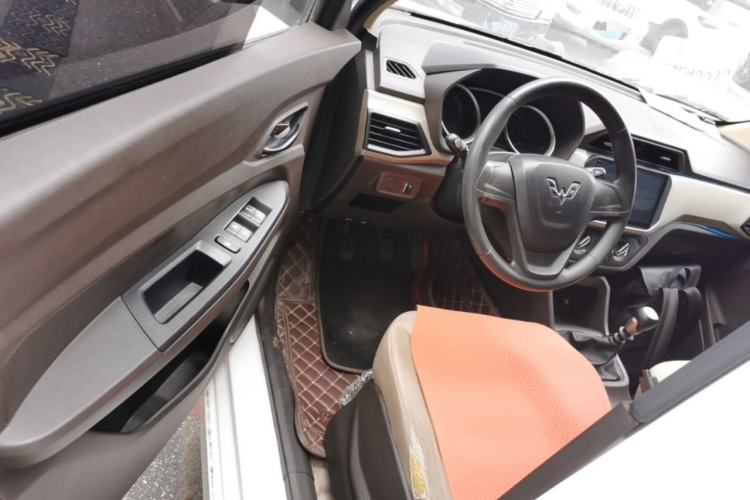 Used Wuling Hongguang 2019 1.5L S Standard Version China VI LAR Driver Seat
