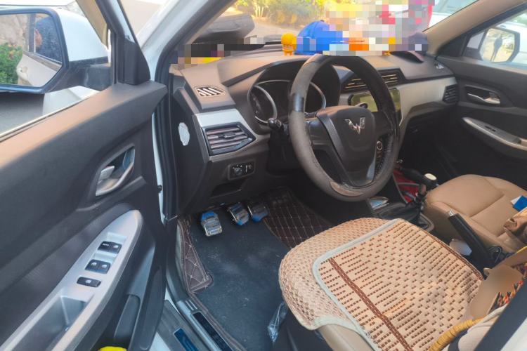 Used Wuling Hongguang 2019 1.5L S Comfort Edition China VI LAR Driver Seat