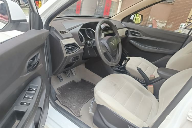 Used Wuling Hongguang 2019 1.5L S Standard Version China VI LAR Driver Seat