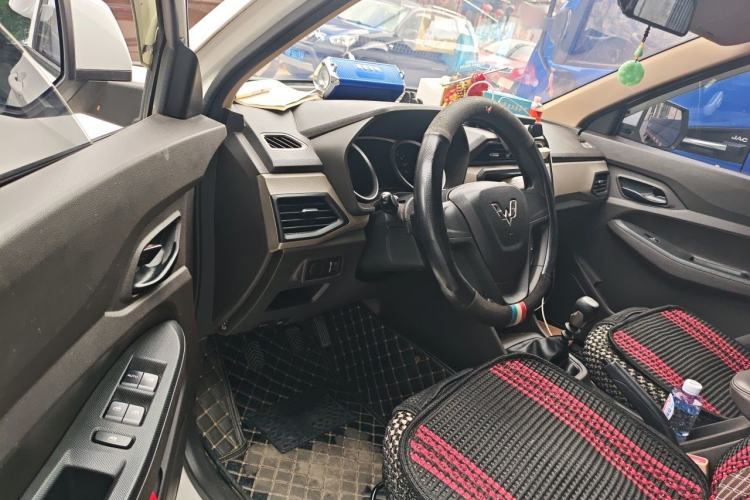 Used Wuling Hongguang 2019 1.5L S Standard Version China VI LAR Driver Seat