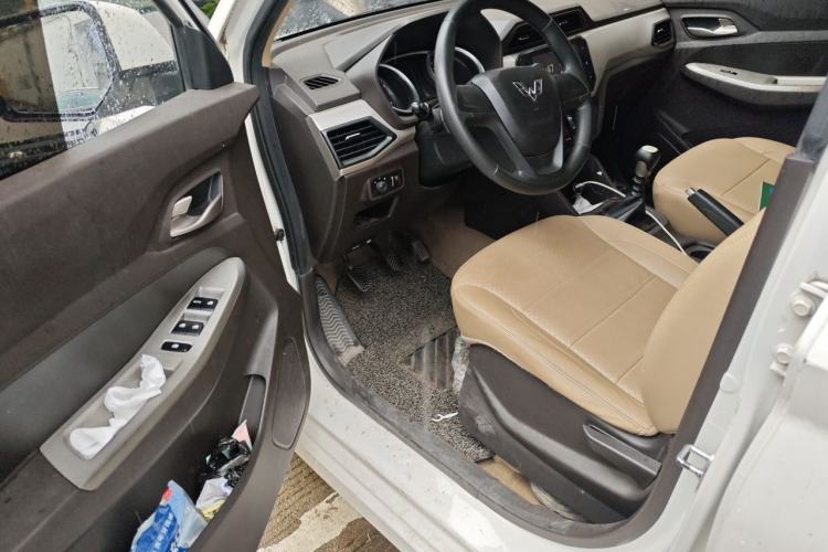 Used Wuling Hongguang 2019 1.5L S Comfort Edition China VI LAR Driver Seat