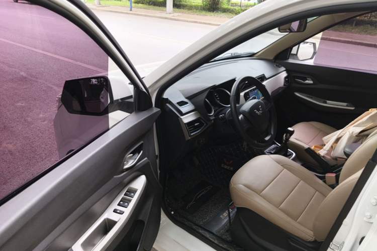 Used Wuling Hongguang 2019 1.5L S Comfort Edition China VI LAR Driver Seat