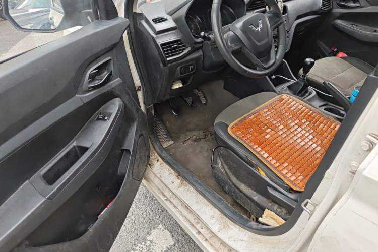 Used Wuling Hongguang 2019 1.5L S Basic Version China VI Standard LAR Driver Seat
