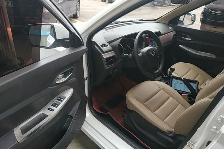 Used Wuling Hongguang 2019 1.5L S Comfort Edition China VI LAR Driver Seat
