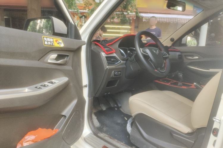 Used Wuling Hongguang 2019 1.5L S Comfort Edition China VI LAR Driver Seat