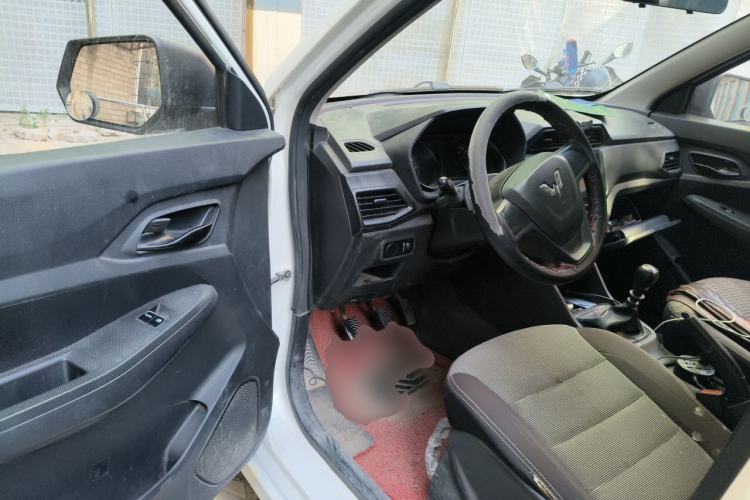 Used Wuling Hongguang 2019 1.5L S Basic Version China VI Standard LAR Driver Seat