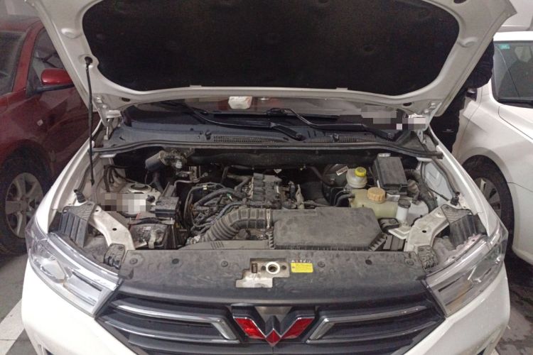 Used Wuling Hongguang 2019 1.5L S Comfort Edition China VI LAR Engine Bay