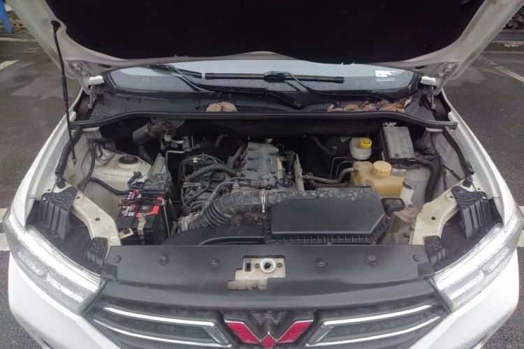 Used Wuling Hongguang 2019 1.5L S Comfort Edition China VI LAR Engine Bay