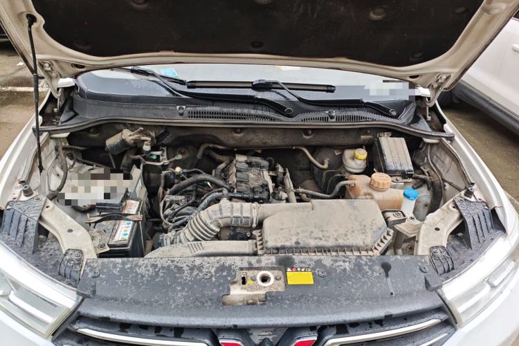 Used Wuling Hongguang 2019 1.5L S Comfort Edition China VI LAR Engine Bay
