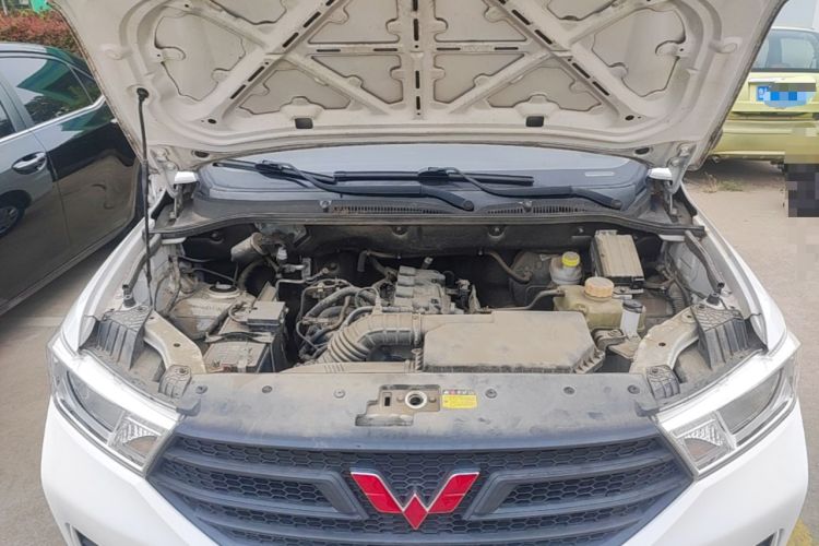 Used Wuling Hongguang 2019 1.5L S Basic Version China VI Standard LAR Engine Bay