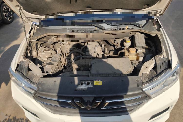Used Wuling Hongguang 2019 1.5L S Comfort Edition China VI LAR Engine Bay