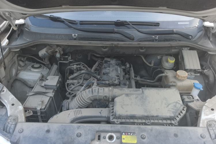 Used Wuling Hongguang 2019 1.5L S Comfort Edition China VI LAR Engine Bay