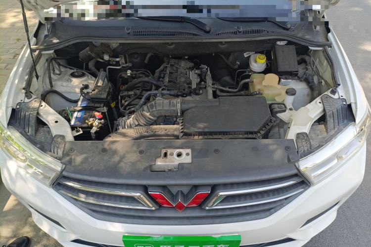 Used Wuling Hongguang 2019 1.5L S Comfort Edition China VI LAR Engine Bay