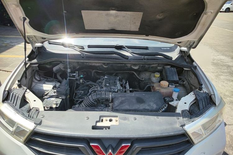 Used Wuling Hongguang 2019 1.5L S Basic Version China VI Standard LAR Engine Bay
