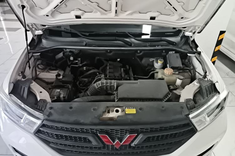 Used Wuling Hongguang 2019 1.5L S Basic Version China VI Standard LAR Engine Bay