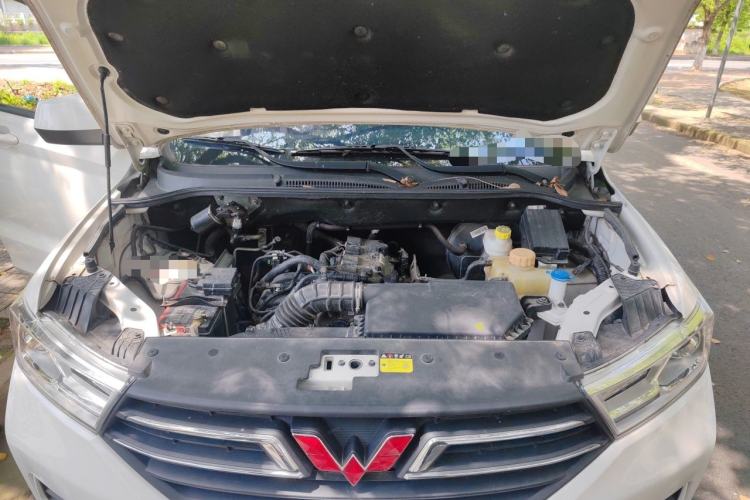 Used Wuling Hongguang 2019 1.5L S Comfort Edition China VI LAR Engine Bay