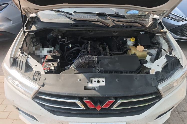 Used Wuling Hongguang 2019 1.5L S Comfort Edition China VI LAR Engine Bay