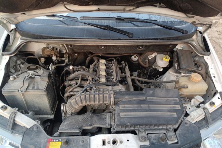 Used Wuling Hongguang 2019 1.5L S Basic Version China VI Standard LAR Engine Bay