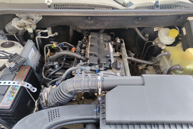 Used Wuling Hongguang 2019 1.5L S Comfort Edition China VI LAR Engine Bay