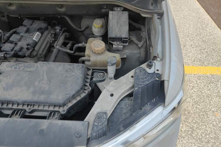 Used Wuling Hongguang 2019 1.5L S Standard Version China VI LAR Engine Bay Left