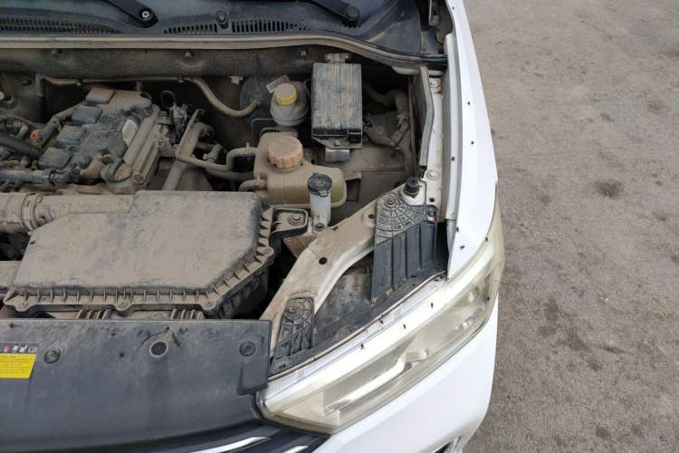 Used Wuling Hongguang 2019 1.5L S Comfort Edition China VI LAR Engine Bay Left