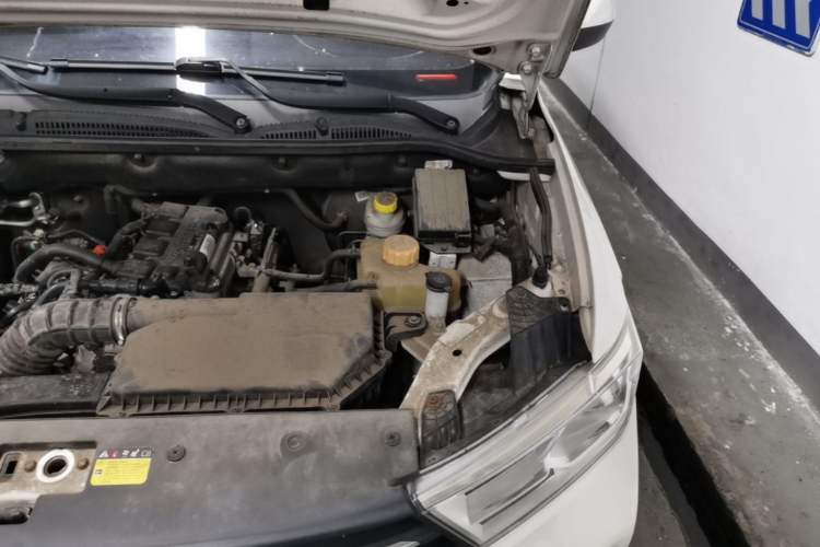 Used Wuling Hongguang 2019 1.5L S Standard Version China VI LAR Engine Bay Left