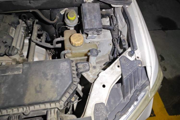 Used Wuling Hongguang 2019 1.5L S Comfort Edition China VI LAR Engine Bay Left