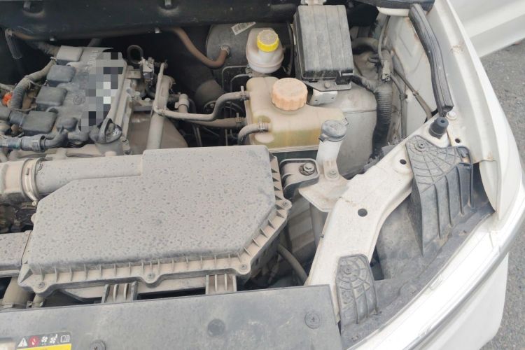 Used Wuling Hongguang 2019 1.5L S Basic Version China VI Standard LAR Engine Bay Left