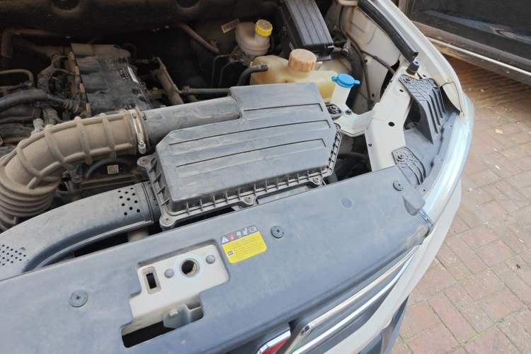Used Wuling Hongguang 2019 1.5L S Base Version L2B Engine Bay Left