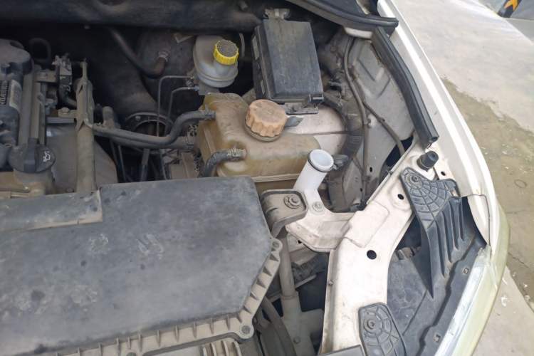 Used Wuling Hongguang 2019 1.5L S Standard Version China VI LAR Engine Bay Left