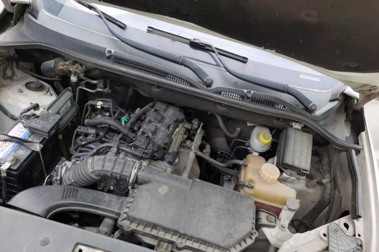 Used Wuling Hongguang 2019 1.5L S Comfort Edition China VI LAR Engine Bay Left